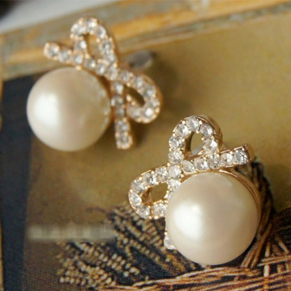 🍒 LADY Bow 🎀 Pearl Earrings - Picture 2 of 4
